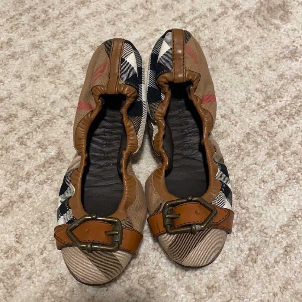 Burberry flats